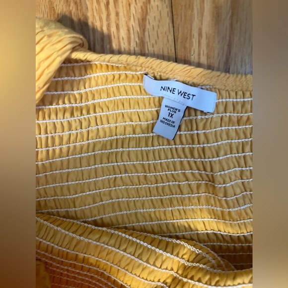 Nine West One-Shoulder Rayon Smocked Tiered Maxi Dress Liquid Gold Plus Size 1X - Picture 3 of 5